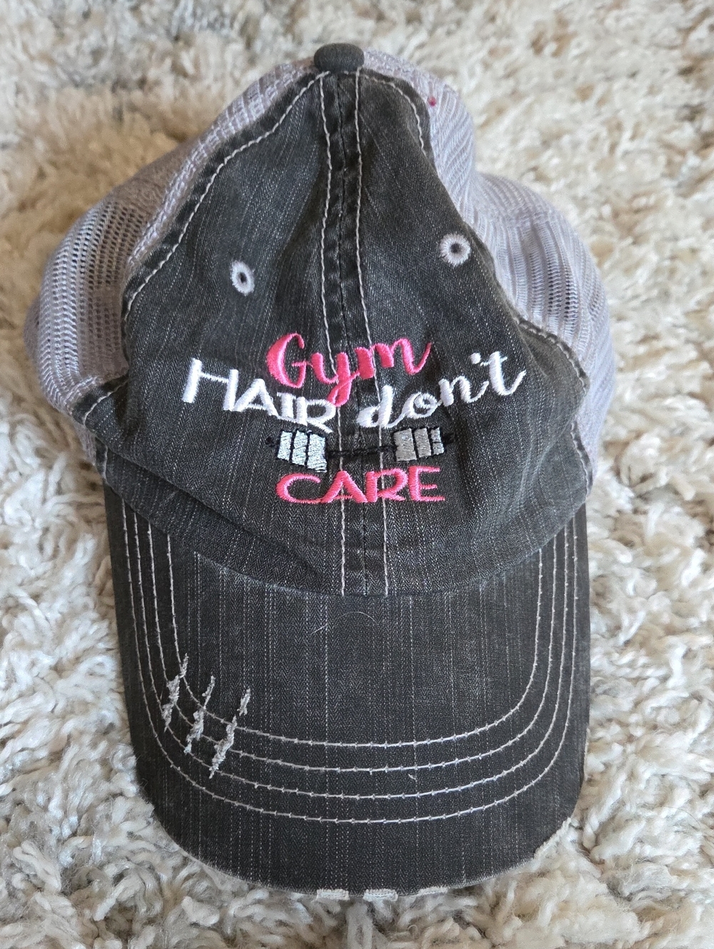 Gym Hair Don't Care Women's Trucker Cap - Black and Pink